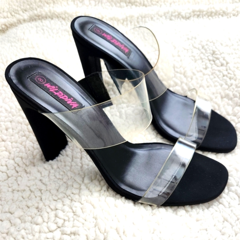 Size 8, New Condition, Only Worn Once, Clear Stra… - image 4